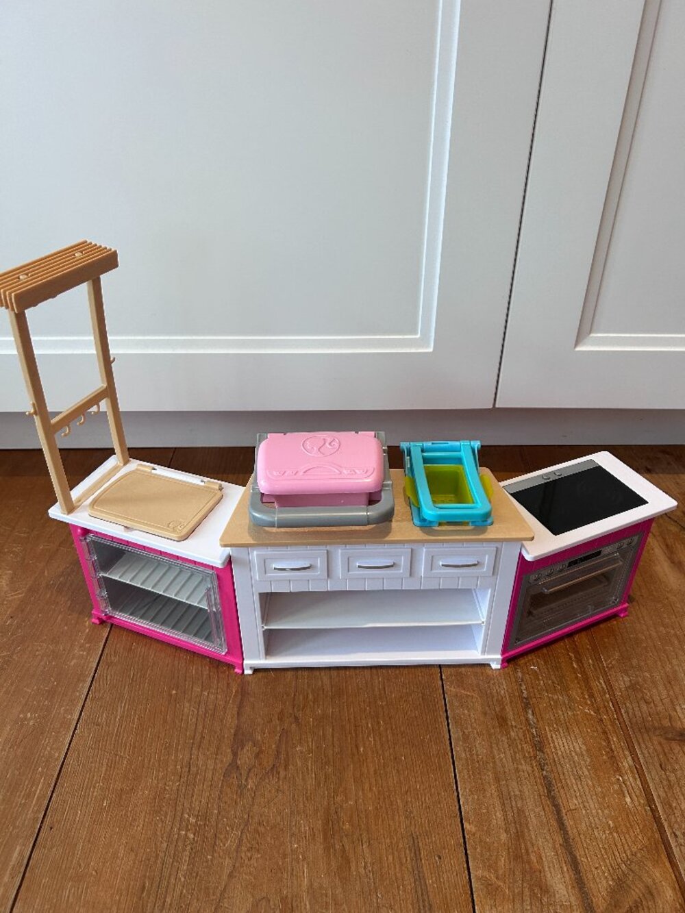 Barbie Ultimate Kitchen Playset , Grill, with Lights & Sounds, Modeling Compound